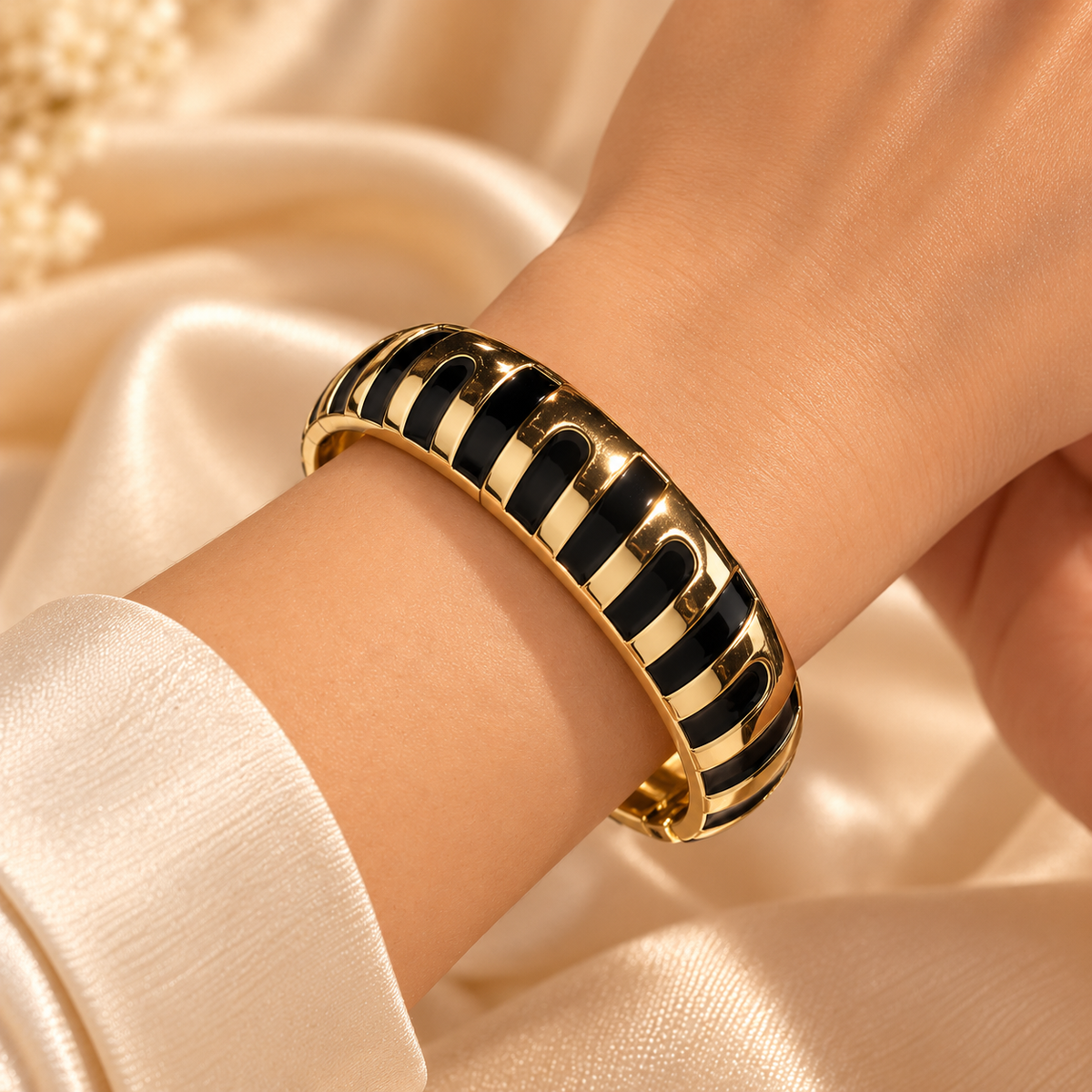 Noir Élan Black Enamel Gold Bangle