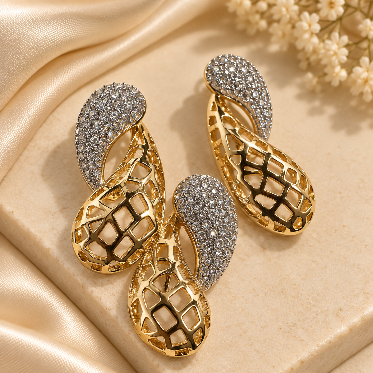 Golden Lattice Teardrop Pendant & Earring Set